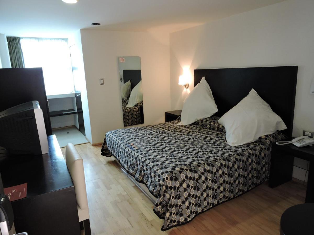 פואבלה Hotel Granada מראה חיצוני תמונה