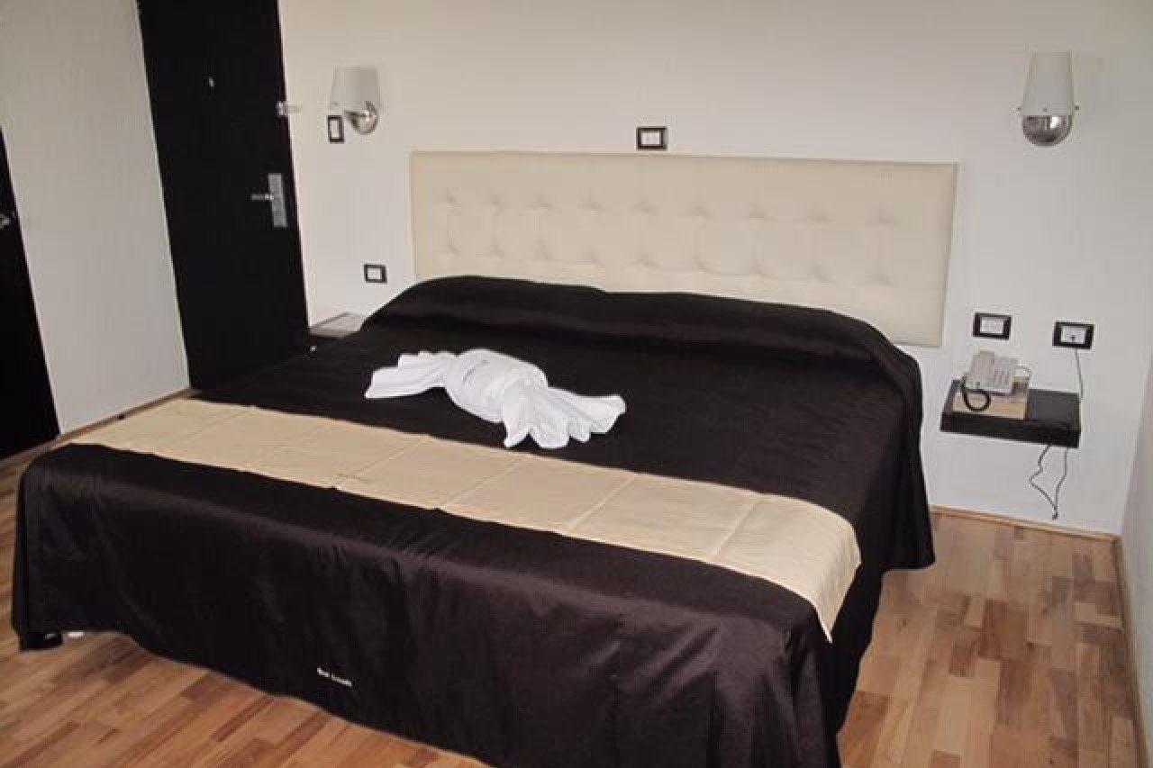 פואבלה Hotel Granada מראה חיצוני תמונה