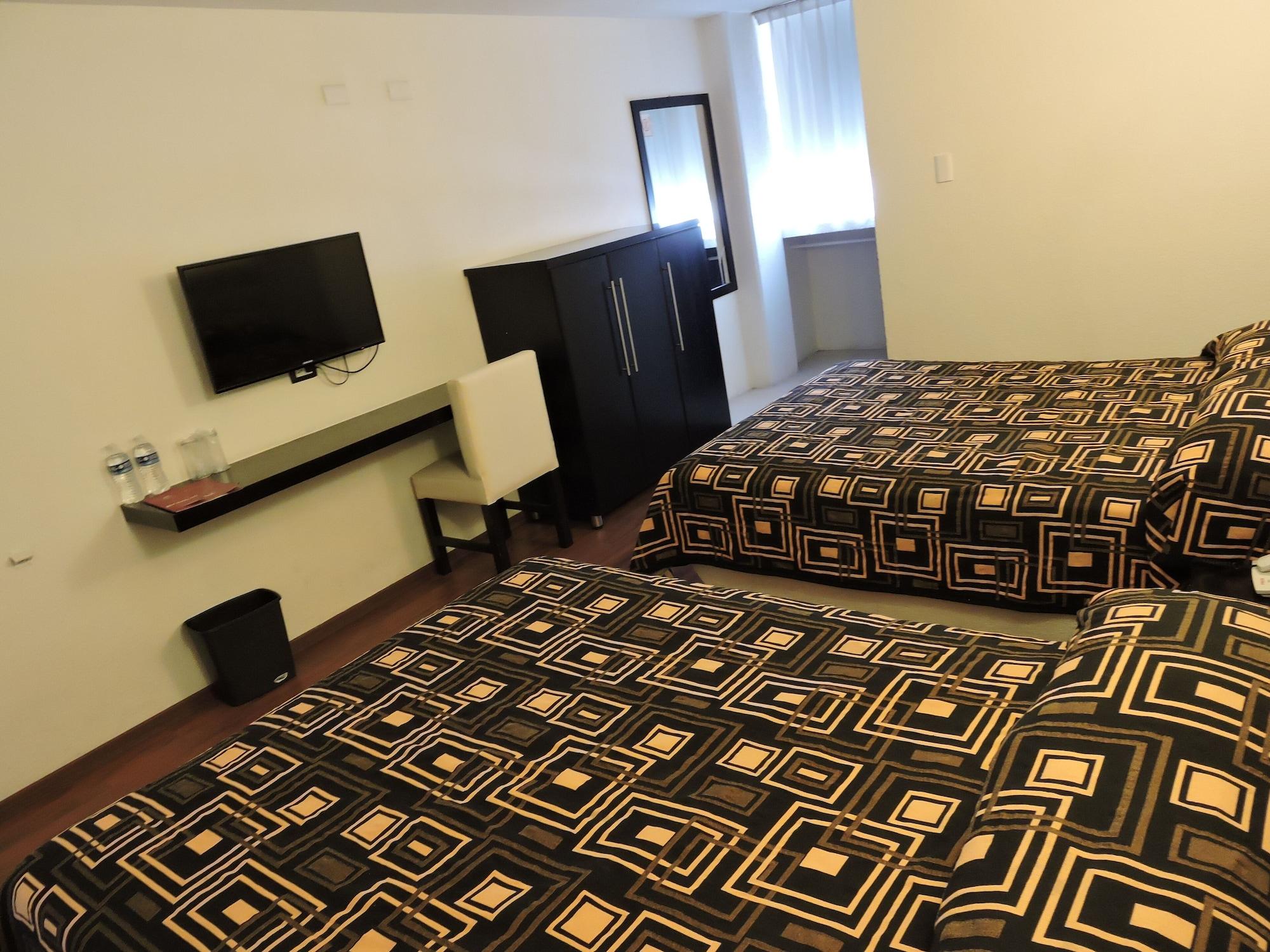 פואבלה Hotel Granada מראה חיצוני תמונה