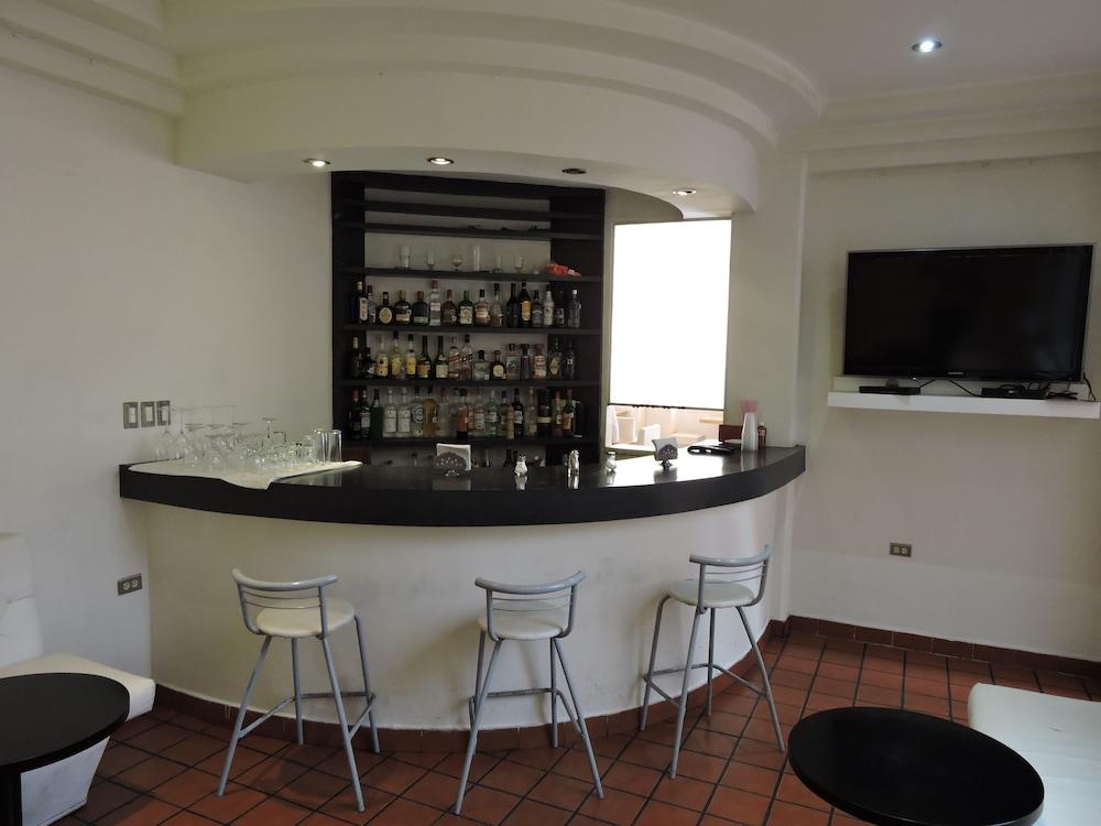 פואבלה Hotel Granada מראה חיצוני תמונה