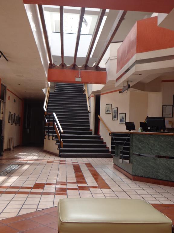 פואבלה Hotel Granada מראה חיצוני תמונה