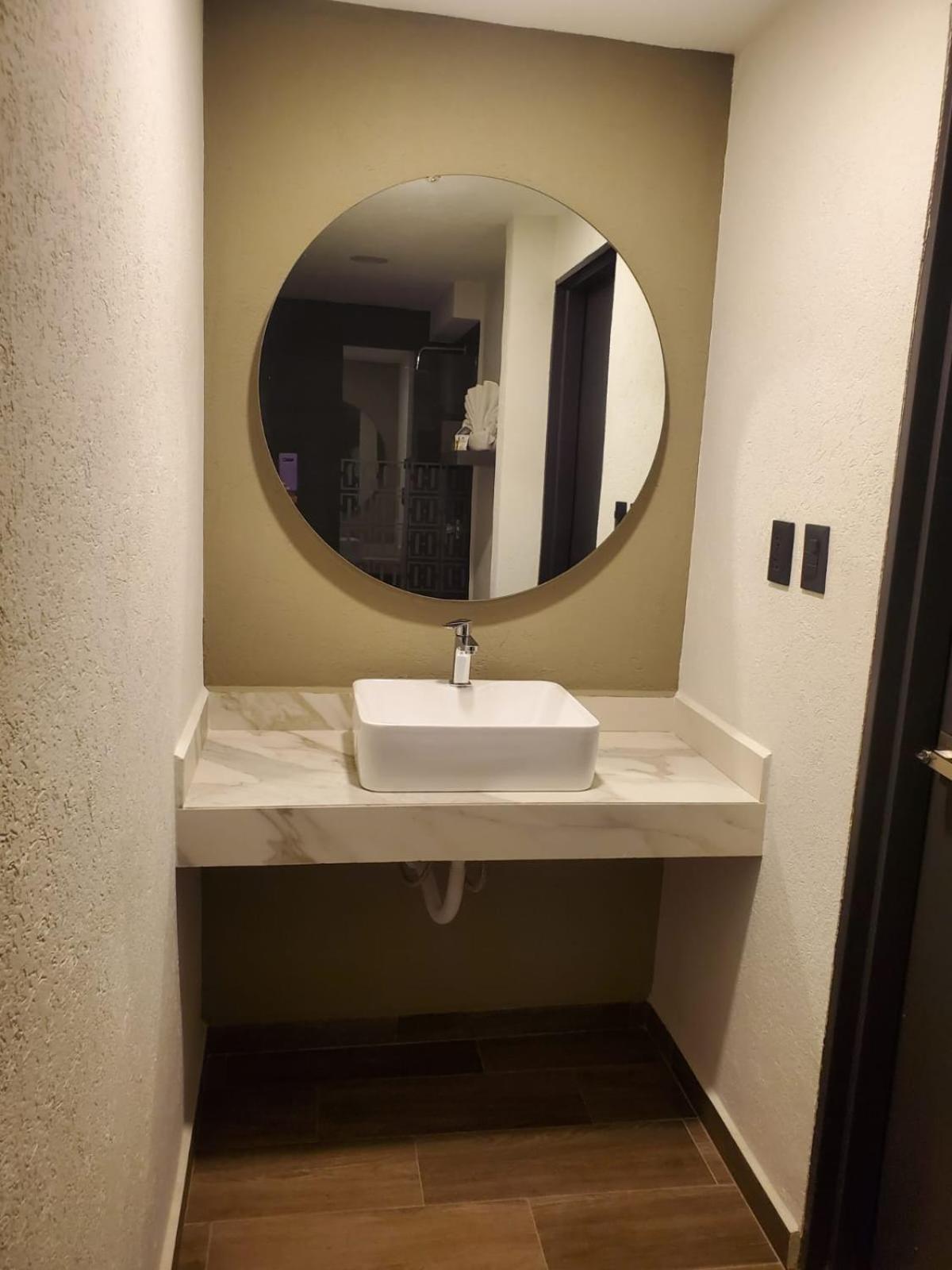 פואבלה Hotel Granada מראה חיצוני תמונה