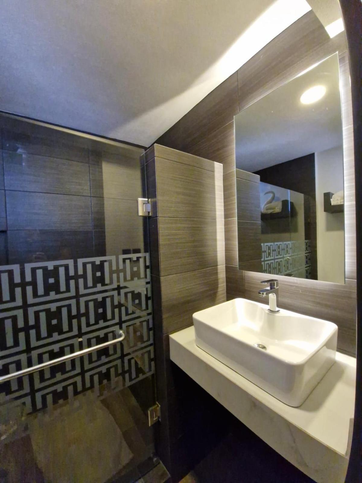 פואבלה Hotel Granada מראה חיצוני תמונה