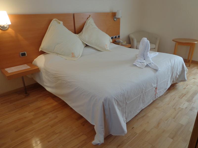 פואבלה Hotel Granada מראה חיצוני תמונה