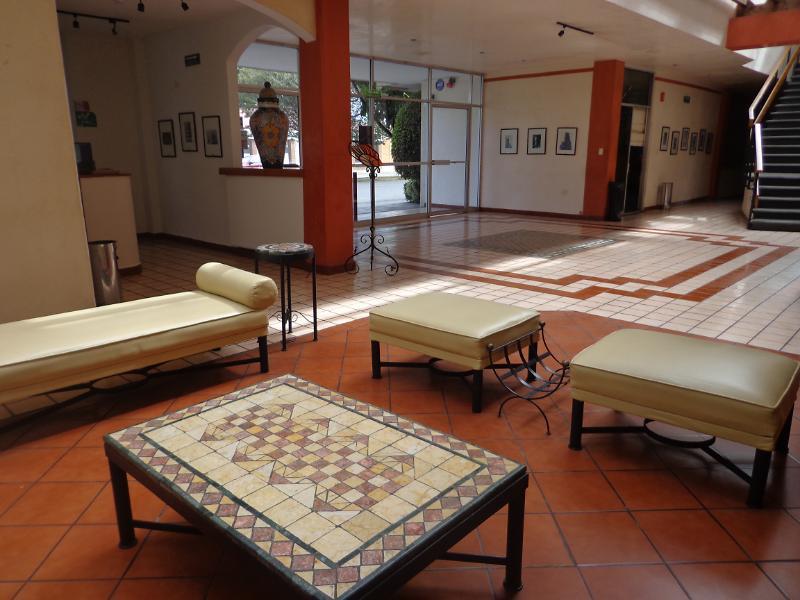 פואבלה Hotel Granada מראה חיצוני תמונה