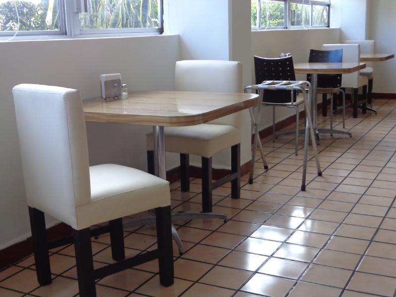 פואבלה Hotel Granada מראה חיצוני תמונה