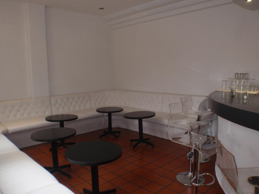 פואבלה Hotel Granada מראה חיצוני תמונה