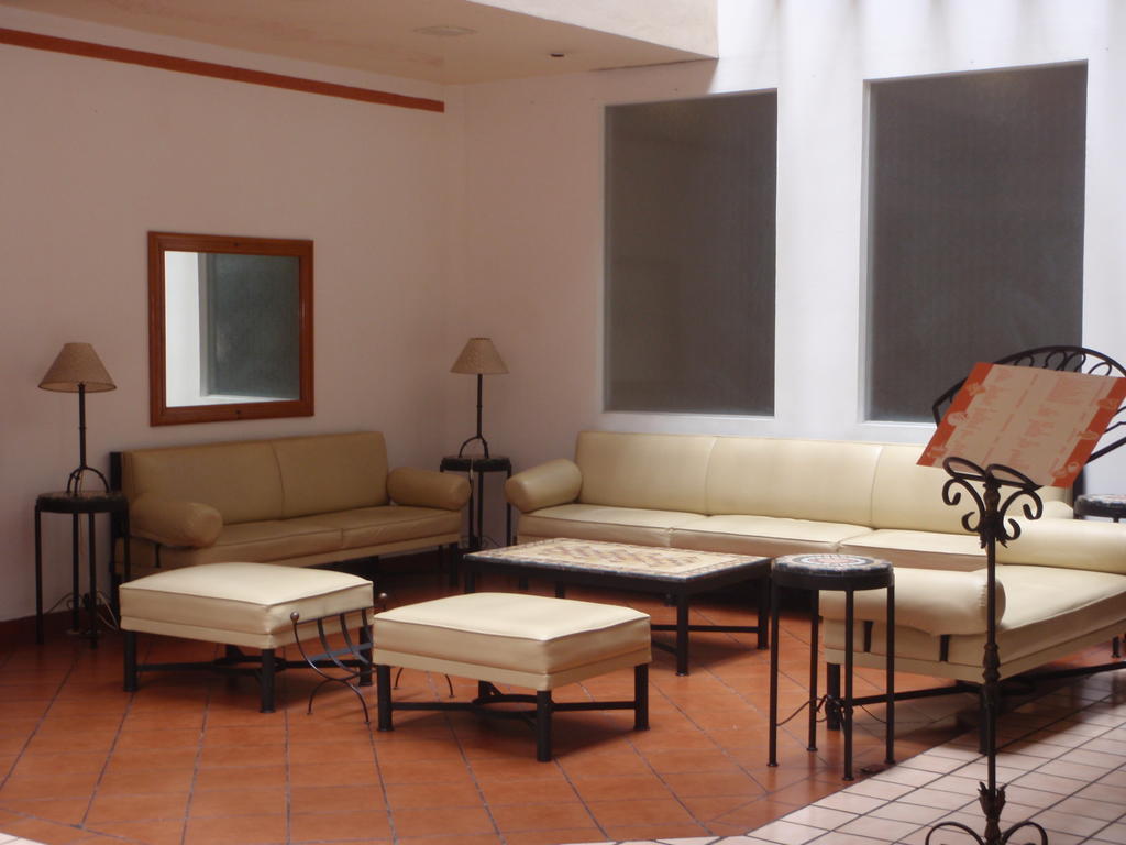 פואבלה Hotel Granada מראה חיצוני תמונה