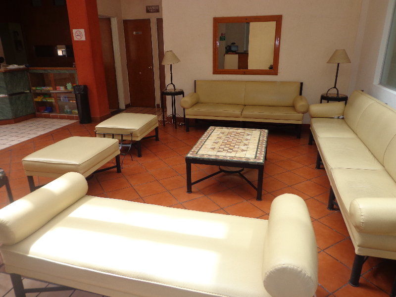 פואבלה Hotel Granada מראה חיצוני תמונה